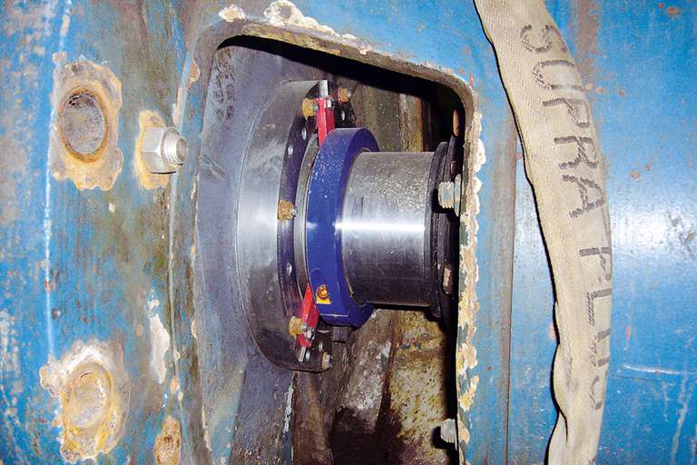 Shaft seal for suspension pump