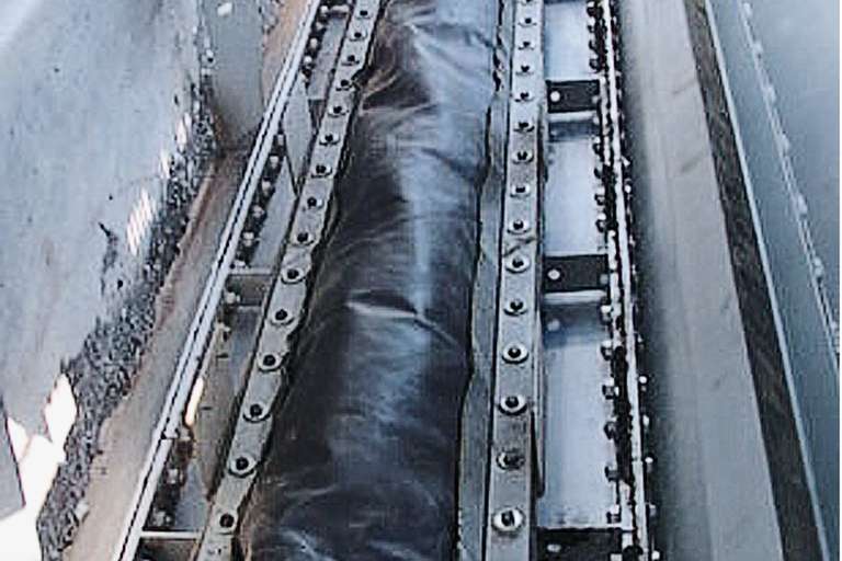 Expansion joints for flue gas ducts