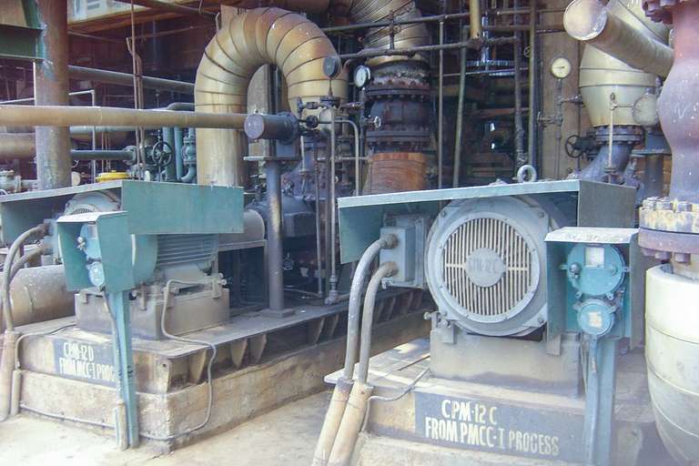 Metallfaltenbalgdichtungen in einer Destillationsanlage